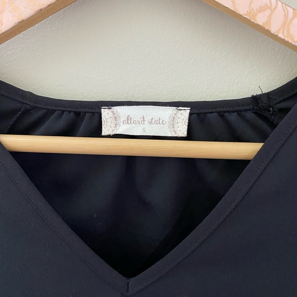 Women’s Altar’d State Black V-Neck Tiered Long Sleeve Mini Dress Size Small - Picture 3 of 5